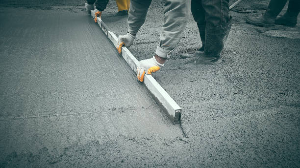 Best Custom Concrete Contractor  in Okawvle, IL